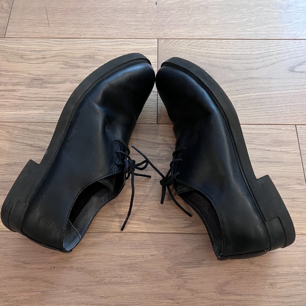Camper Women's Super Soft Leather Lightweight Oxfords